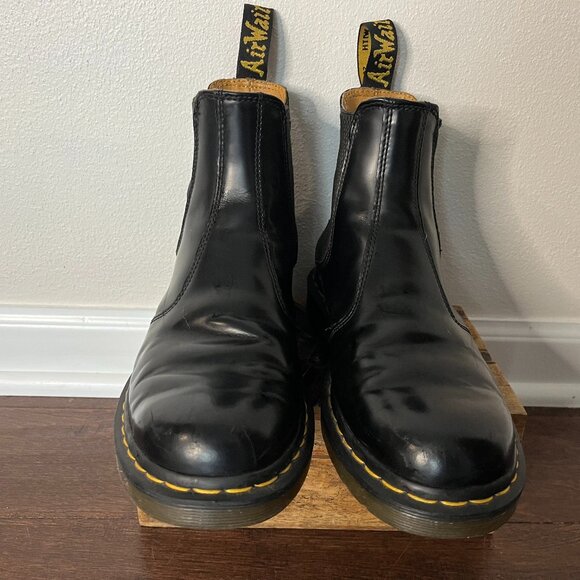 Dr. Martens 2976 Chelsea Boot - Picture 1 of 7